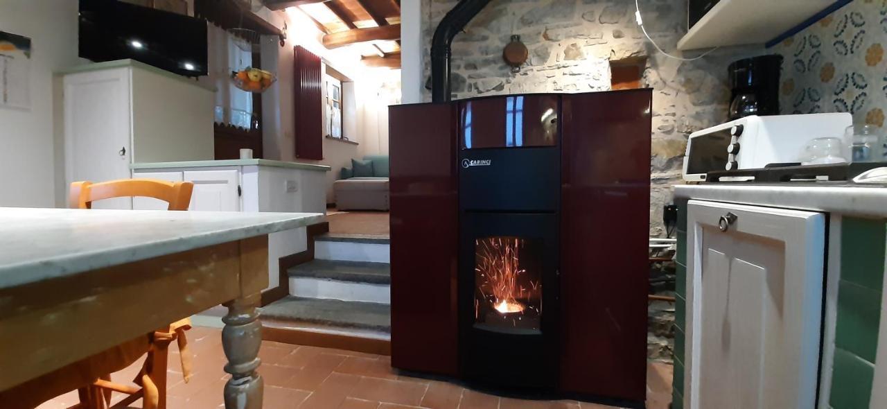 Deliziosa Casetta Sull'Appennino Toscano Montefegatesi Exterior foto